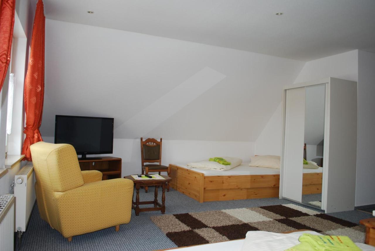 Landhotel Bienstaedt Georgenthal (Thuringia) Exterior photo